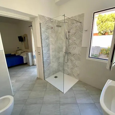 לינה וארוחת בוקר Tigrillo אולביה