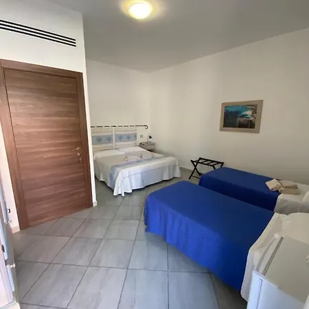 Tigrillo לינה וארוחת בוקר אולביה