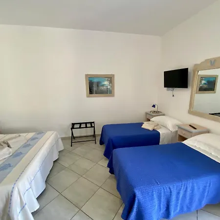 Tigrillo לינה וארוחת בוקר